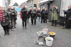117-2016-12-01-Struikelsteentjes-leggen-scaled
