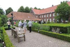 u8